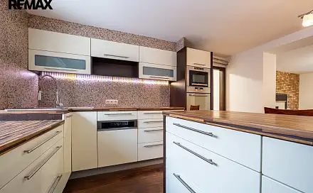 Pronájem bytu 2+1 53 m², Tilhonova, Brno - Slatina