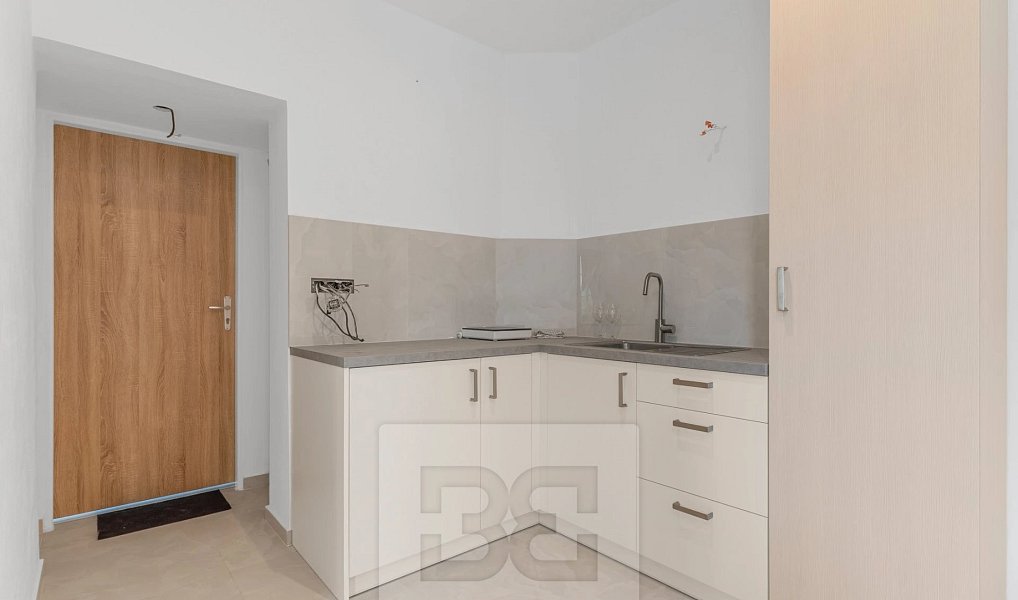 Pronájem bytu 1+kk 23 m², Velké Hamry – náhled fotky 2