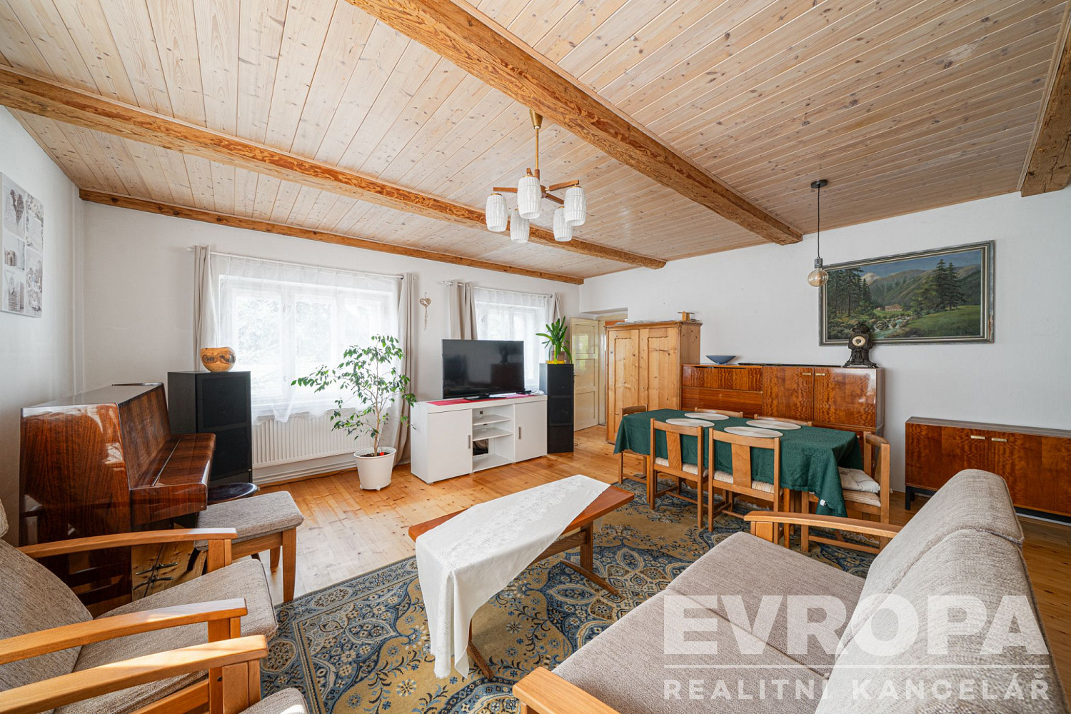 Prodej domu 200 m² s pozemkem 359 m² – fotografie 2