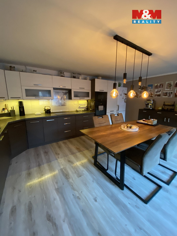 Prodej domu 200 m² s pozemkem 489 m² — photo 2