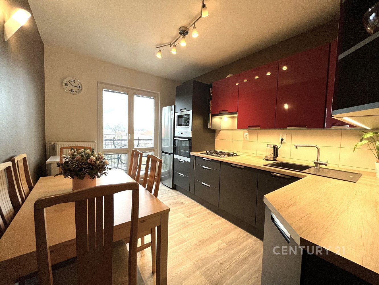 Pronájem bytu 2+1 58 m² – fotografie 3