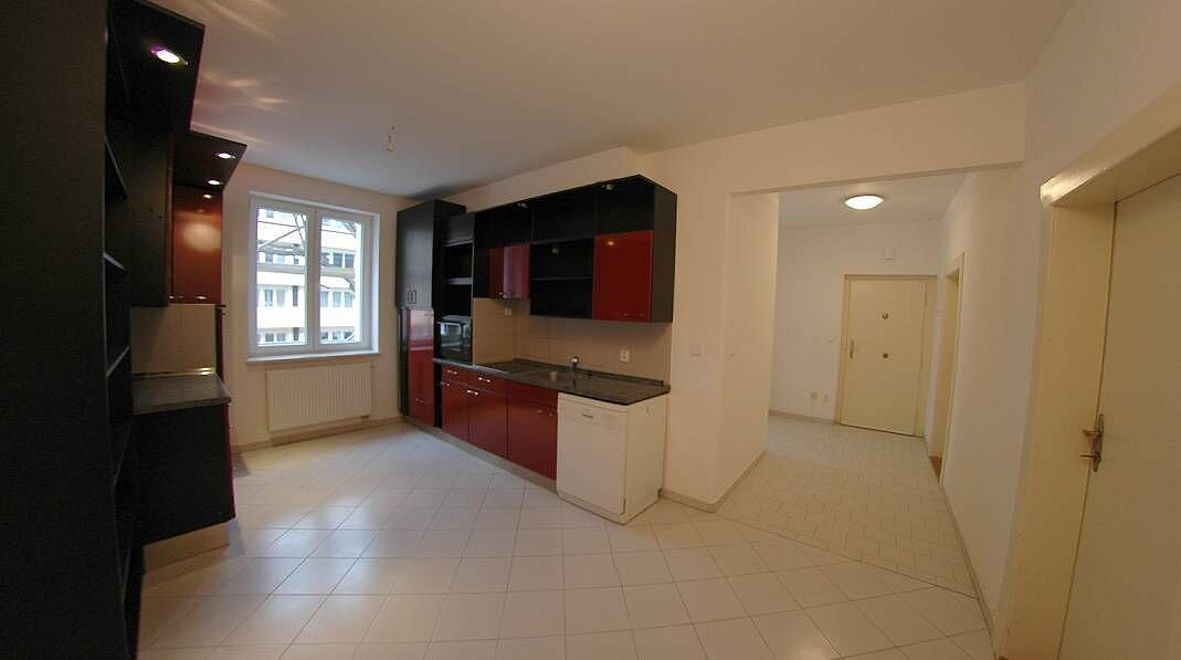 Pronájem bytu 2+1 78 m² – fotografie 2