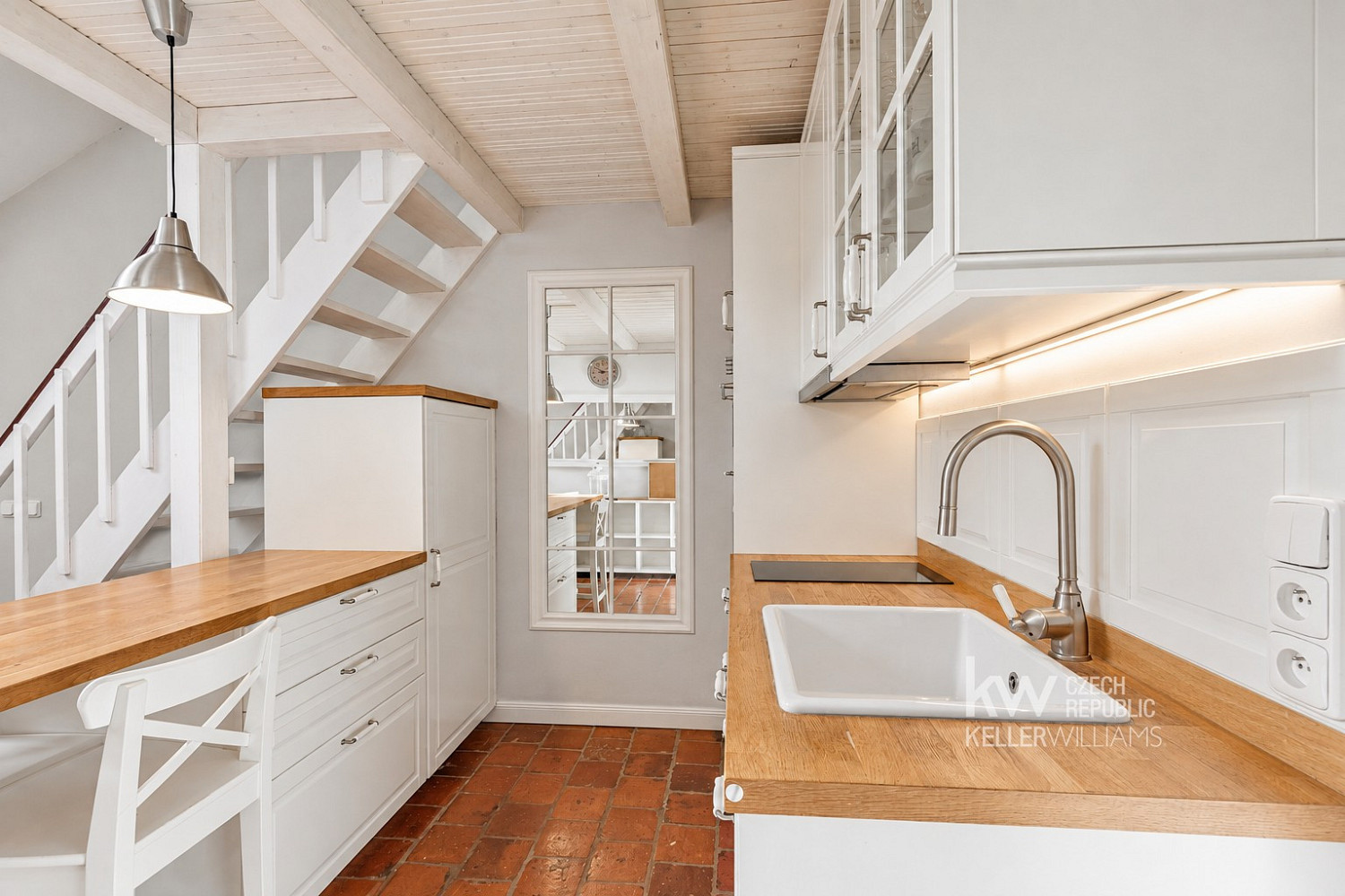 Pronájem bytu 2+kk 44 m² – fotografie 3