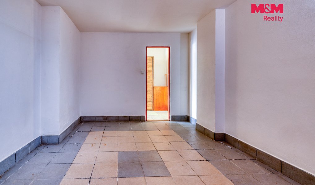 Prodej obchodních prostor 560 m², Bělčice – náhled fotky 11