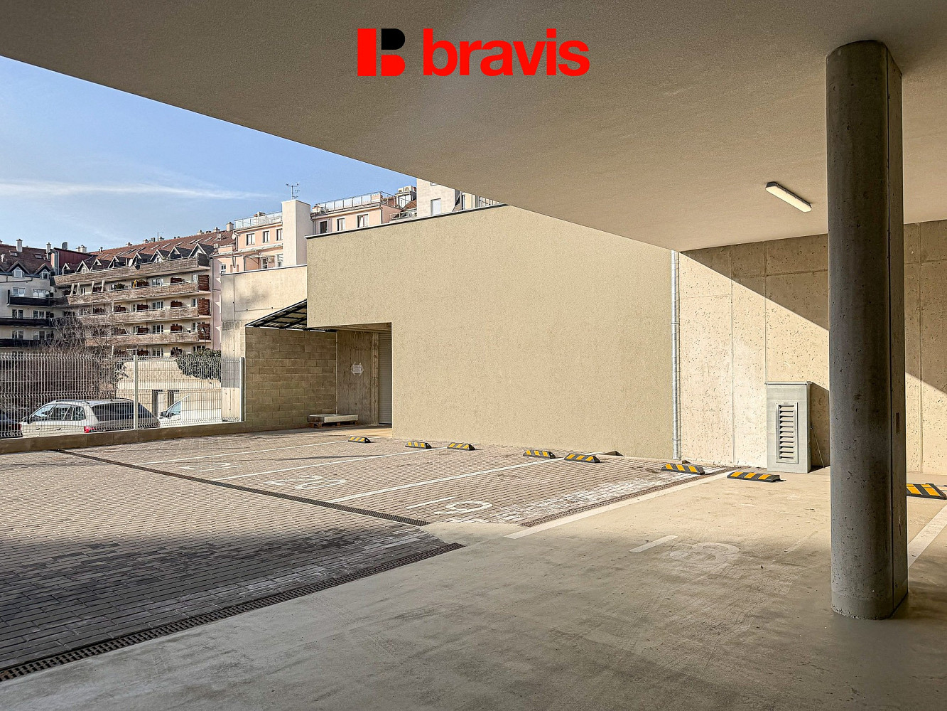 Pronájem parkovacího stání, brno - štýřice, ul. vídeňská, naproti nemocnici milosrdných bratří