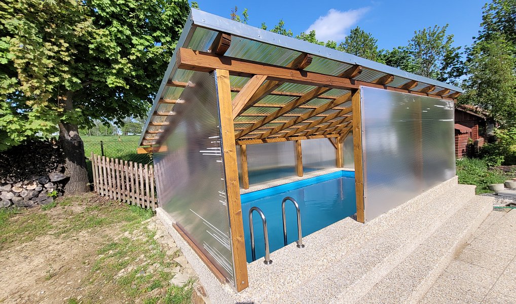 Prodej ubytovacího objektu 850 m², Staré Město – náhled fotky 4