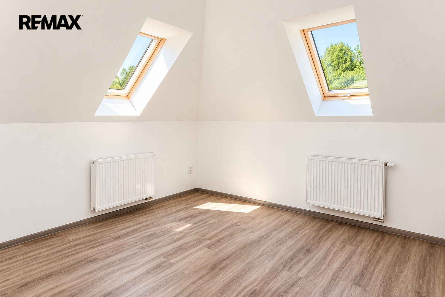 Pronájem bytu 3+kk 74 m² – fotografie 4