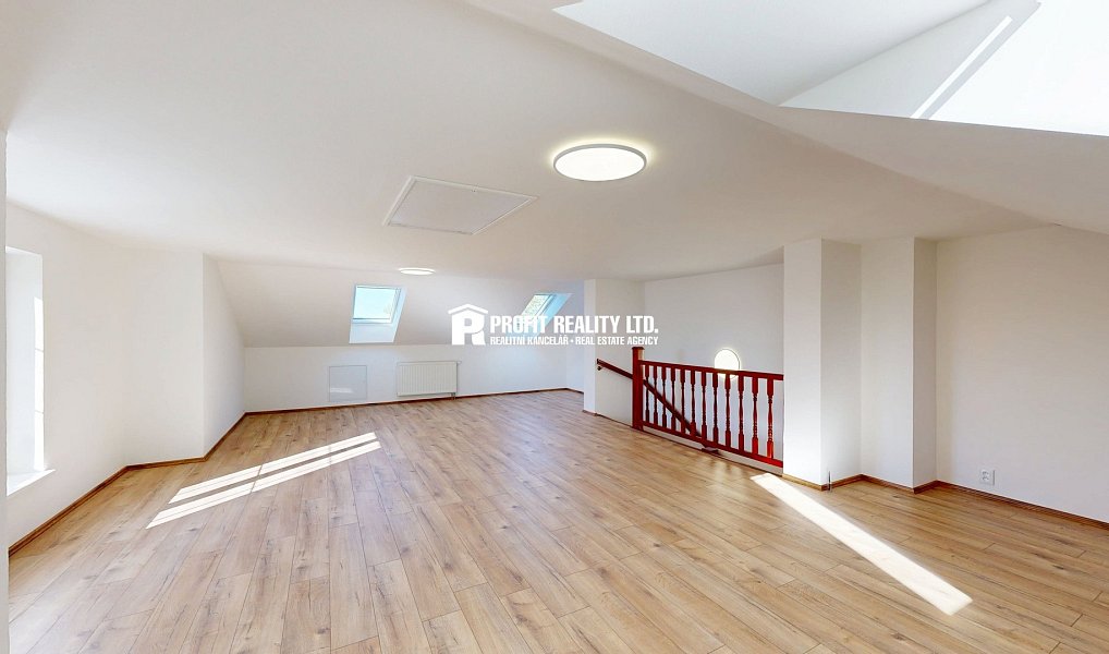 Prodej domu 213 m² s pozemkem 316 m², Praha – náhled fotky 18