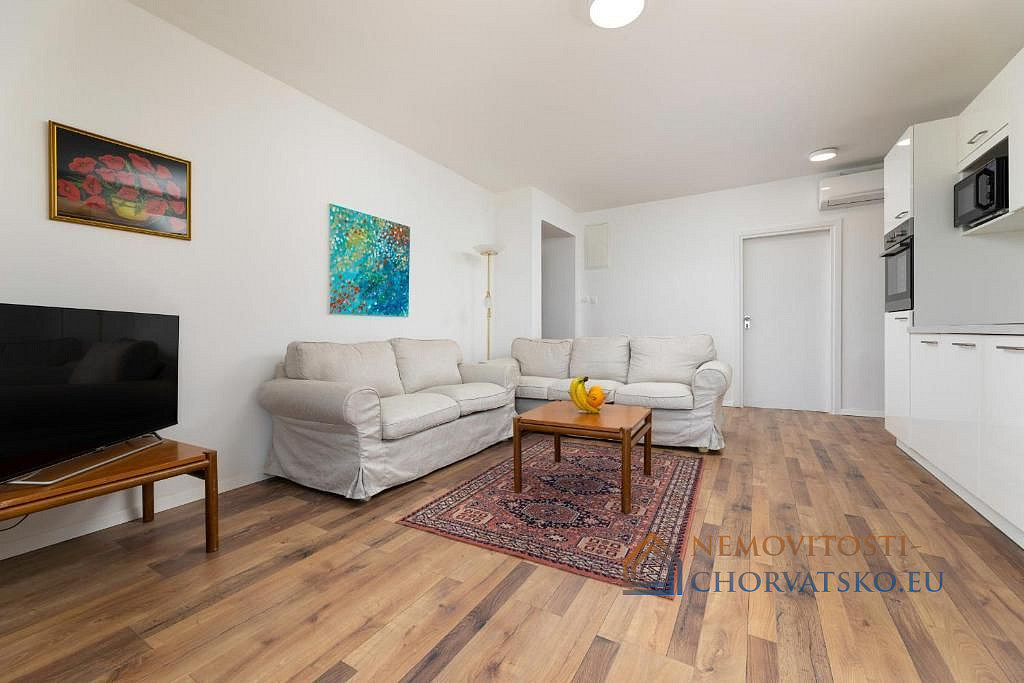 Prodej domu 250 m² s pozemkem 500 m² - Widok 3