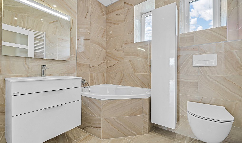 Prodej domu 850 m² s pozemkem 1 600 m², Nový Bor – náhled fotky 4