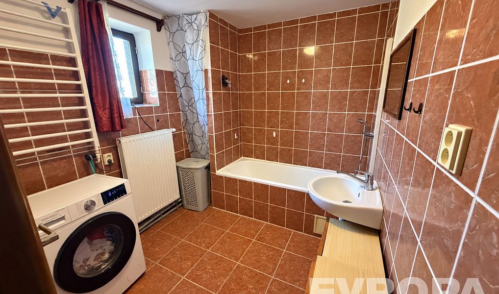 Prodej domu 205 m² s pozemkem 708 m², Lnáře – náhled fotky 16