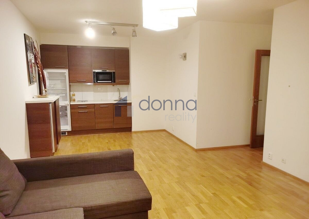 Pronájem bytu 2+kk 58 m² – fotografie 2