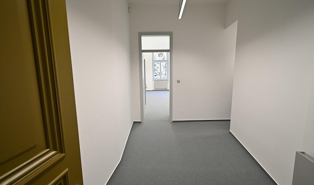 Pronájem kanceláře 147 m², Praha – náhled fotky 2
