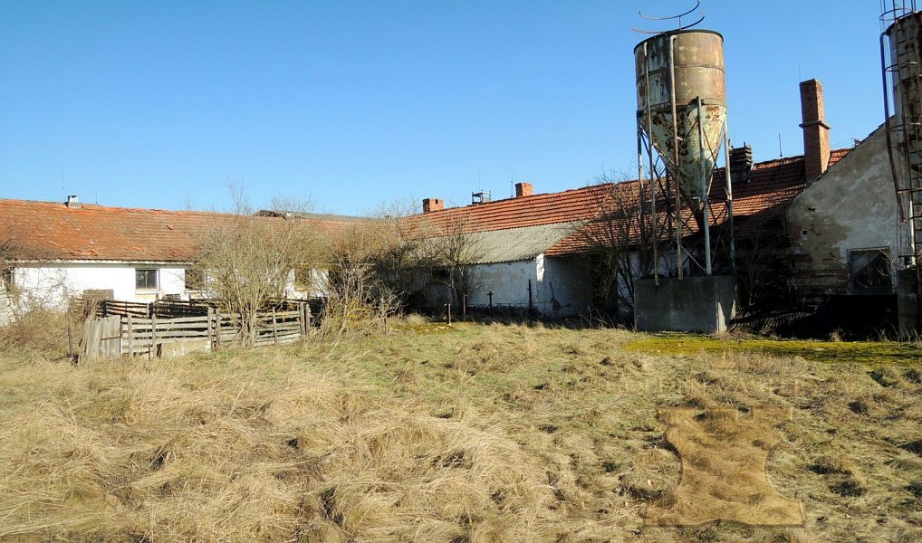Prodej výrobních prostor 7 000 m², Dublovice – náhled fotky 14