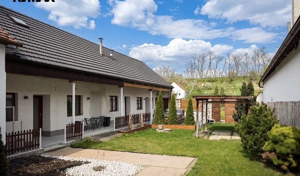 Pronájem bytu 3+kk 64 m², Mělčany – náhled fotky 2