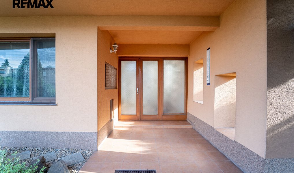 Prodej domu 234 m² s pozemkem 999 m², Týnec nad Labem – náhled fotky 41