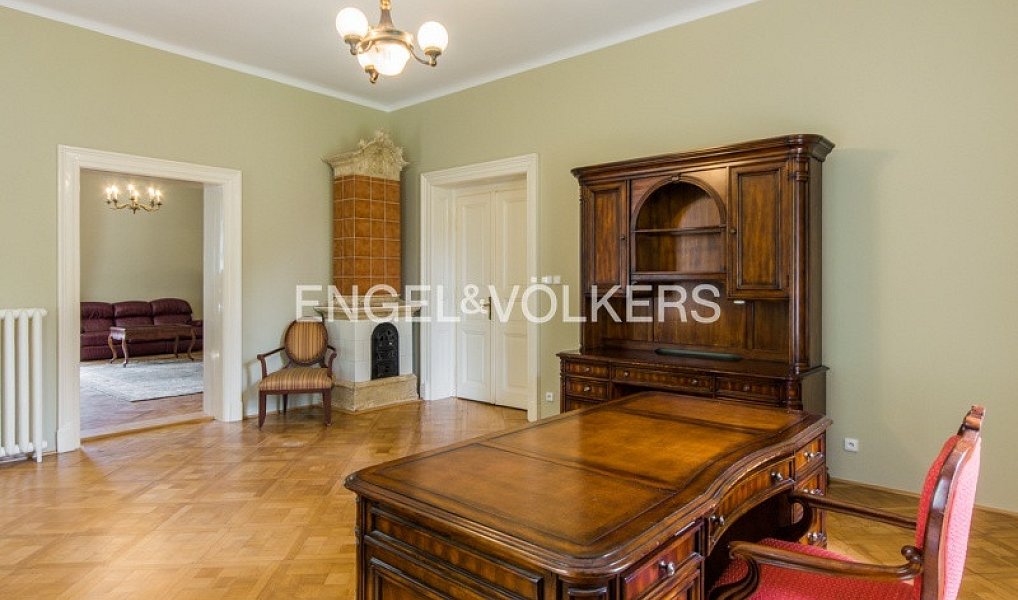 Pronájem domu 827 m² s pozemkem 7 900 m², Praha – náhled fotky 4