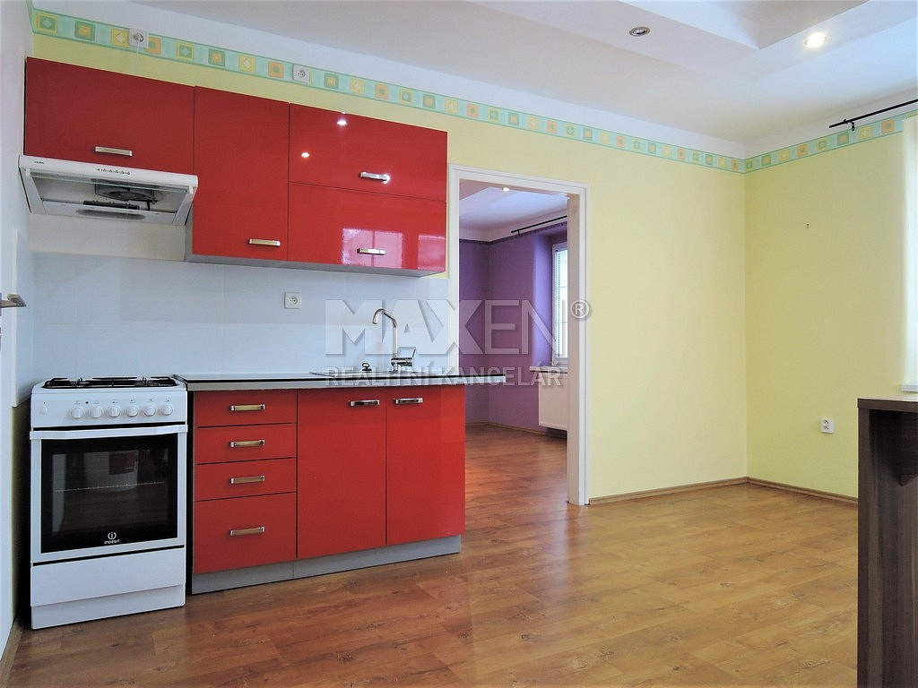 Pronájem bytu 2+kk po rekonstrukci, Pardubice - Pardubičky