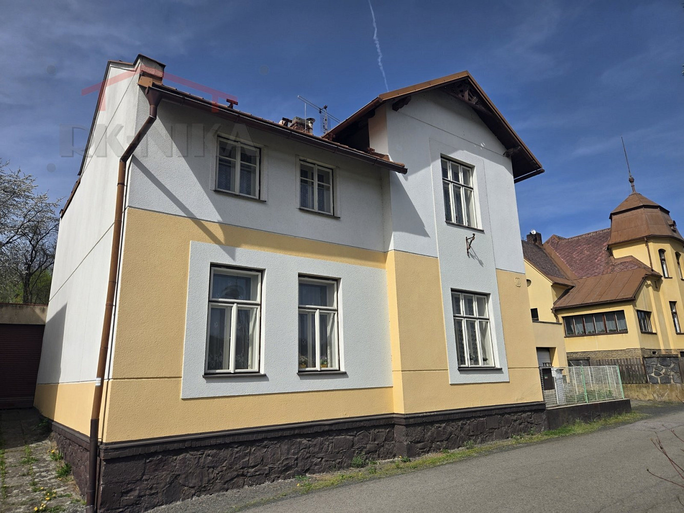 Prodej domu 183 m² s pozemkem 484 m² – fotografie 2
