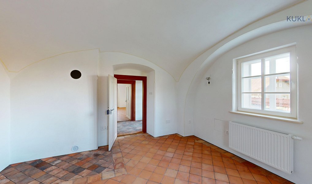 Prodej domu 380 m² s pozemkem 1 805 m², Vyklantice – náhled fotky 6