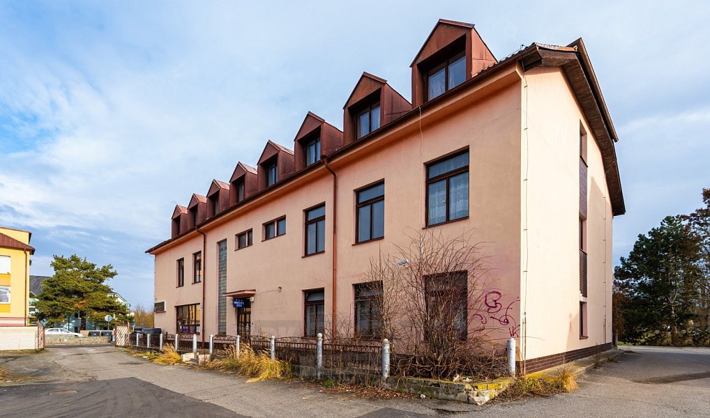 Prodej ubytovacího objektu 1 104 m², Protivín – náhled fotky 23