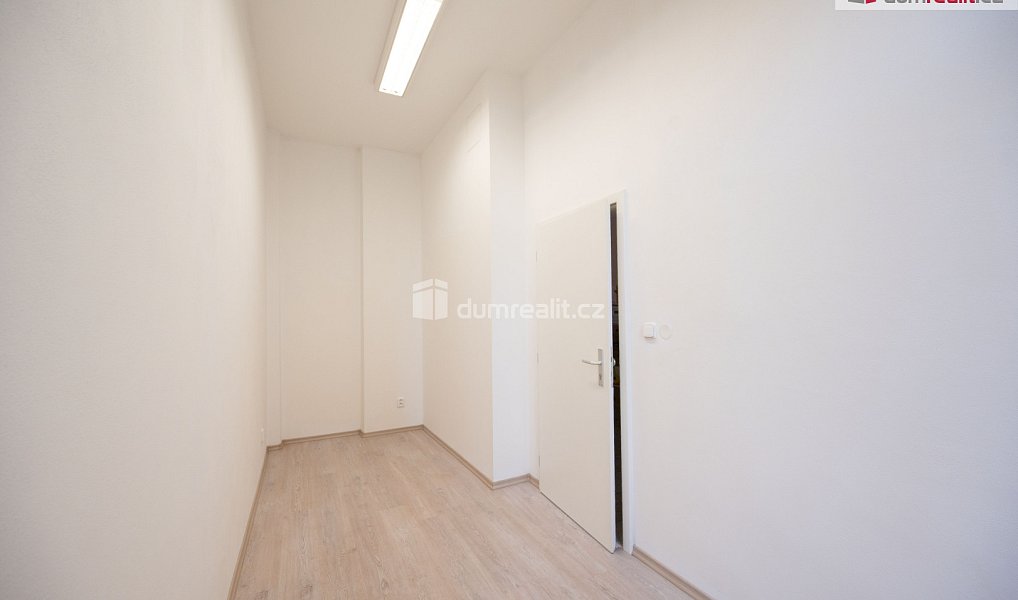 Pronájem kanceláře 10 m², České Budějovice – náhled fotky 4
