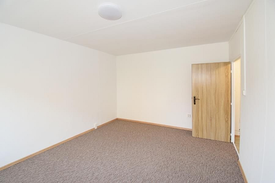 Pronájem bytu 1+1 27 m² – fotografie 3