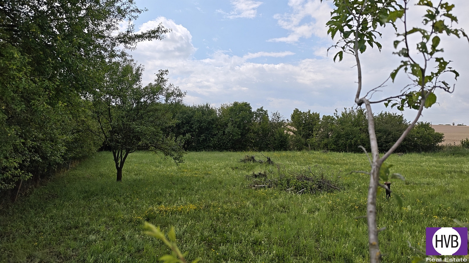 Prodej stavebního pozemku 1 000 m²