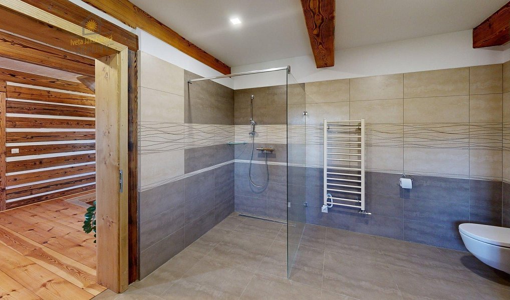 Prodej domu 638 m² s pozemkem 1 266 m², Okna – náhled fotky 27