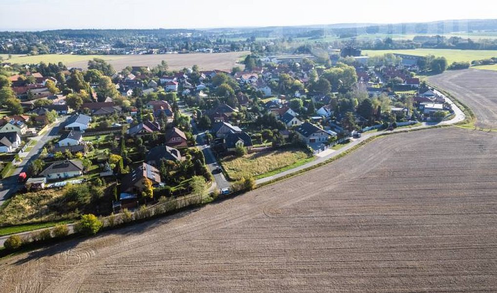 Prodej stavebního pozemku 936 m², Tehovec – náhled fotky 9