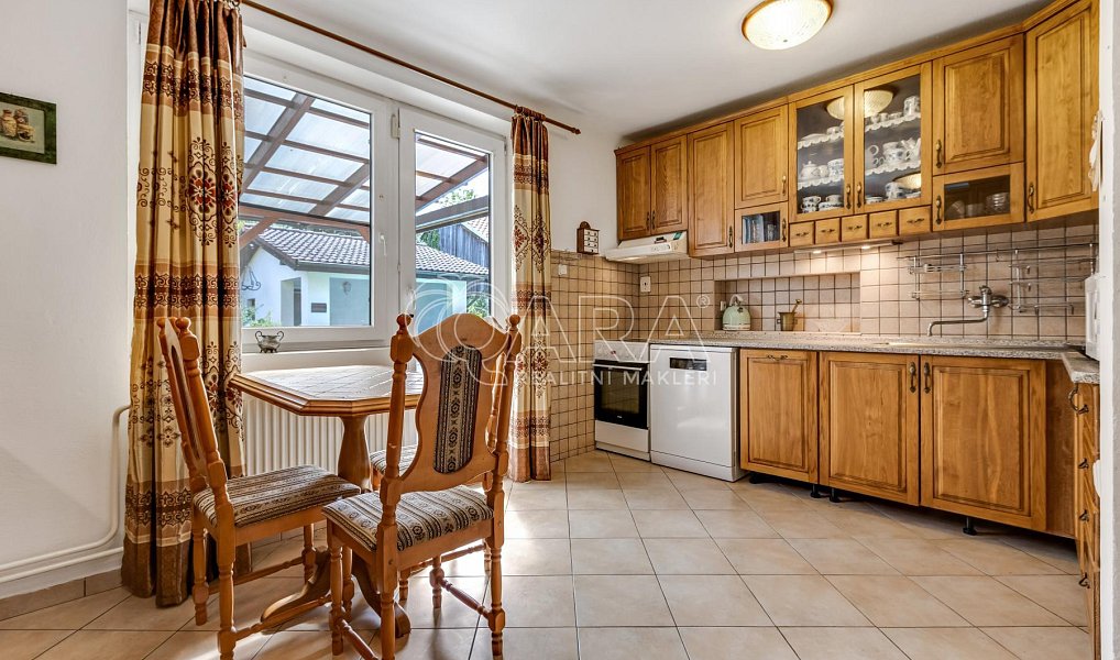 Prodej domu 307 m² s pozemkem 619 m², Mrač – náhled fotky 6