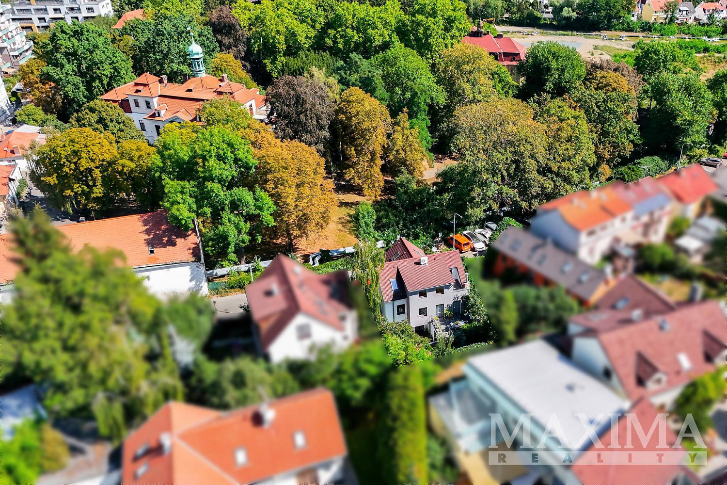 Prodej domu 351 m² s pozemkem 223 m²