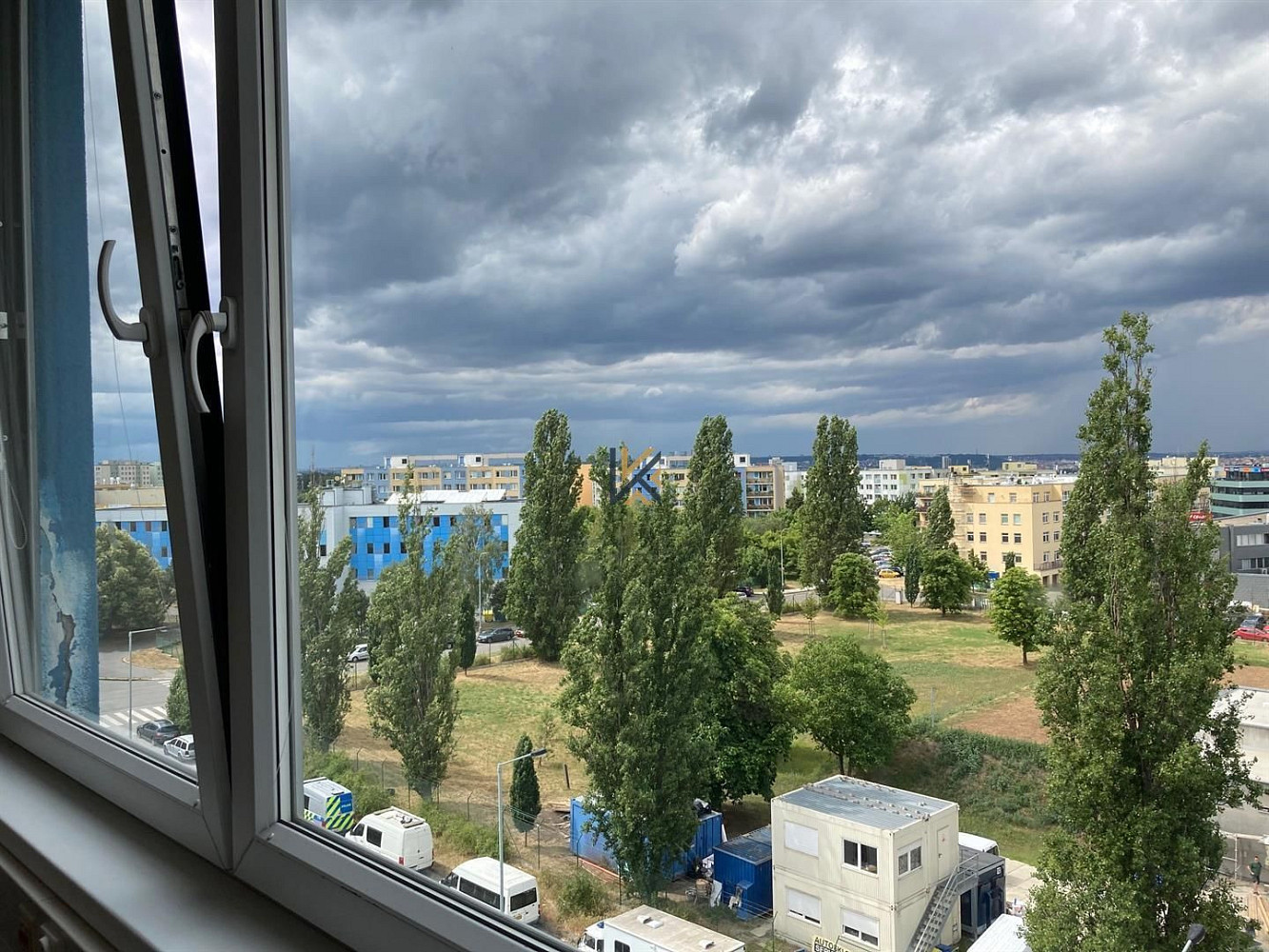 Pronájem kanceláře 22 m² — photo 2