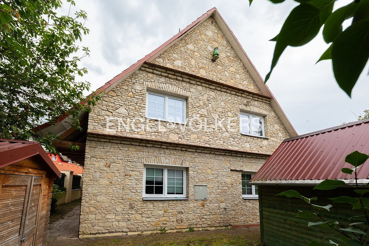 Pronájem kanceláře 242 m²