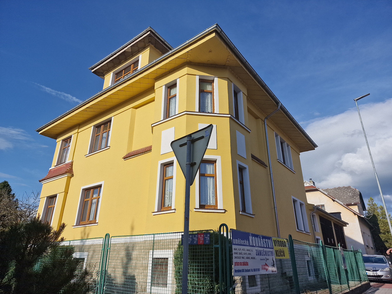 Prodej domu 207 m² s pozemkem 712 m² – fotografie 3
