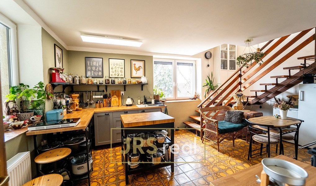 Prodej domu 295 m² s pozemkem 1 358 m², Hustopeče – náhled fotky 2