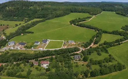 Prodej stavebního pozemku 1 992 m², Hředle, okres Beroun
