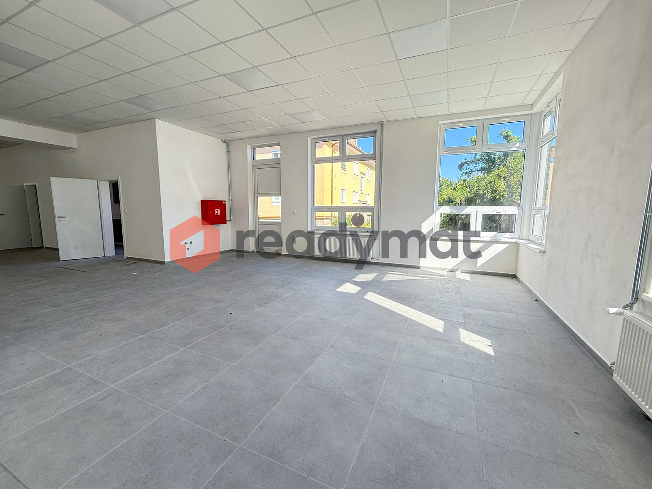Pronájem obchodních prostor 588 m² — photo 2