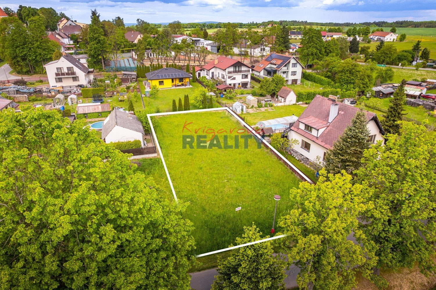 Prodej stavebního pozemku 860 m²