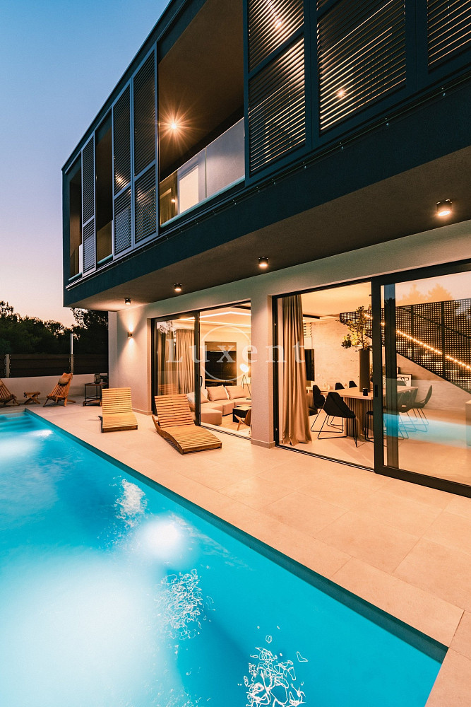 Prodej domu 200 m² s pozemkem 400 m², Vodice
