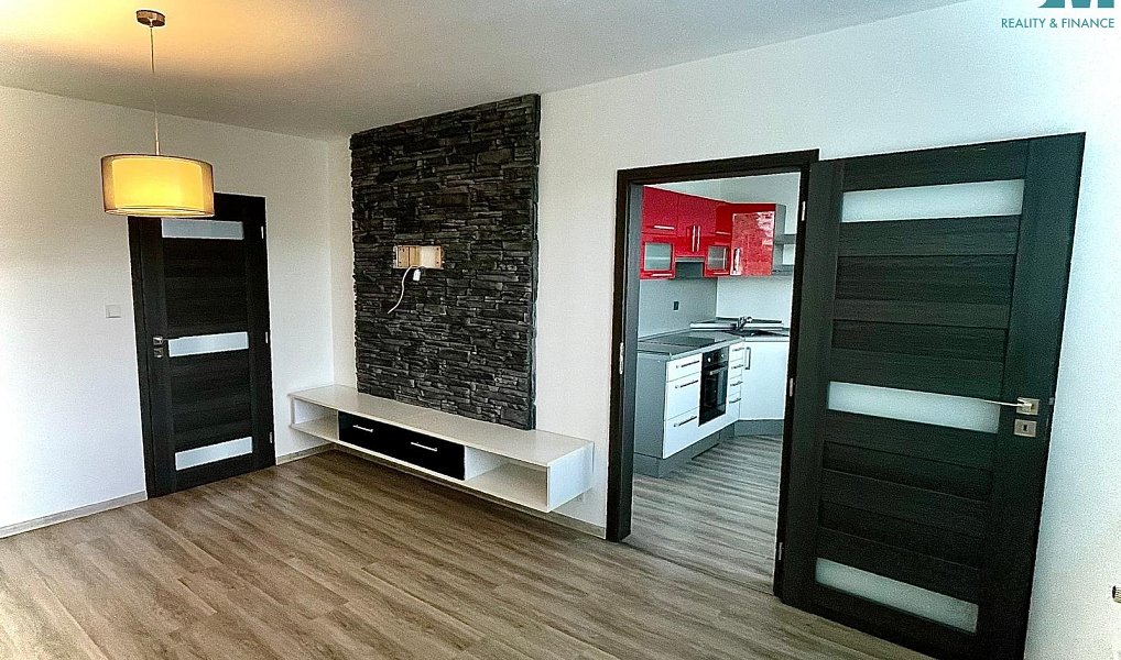 Pronájem krásného zrekonstruovaného bytu 2+1 s lodžií 57 m2 Třebíč — foto 4