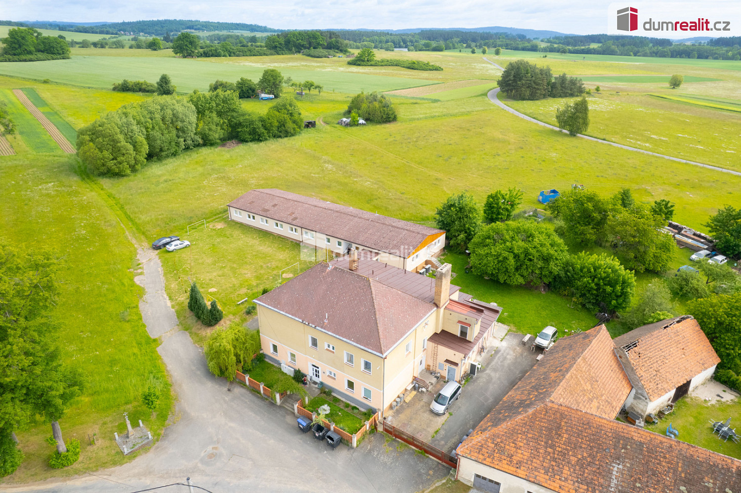 Prodej komerčního objektu (jiného typu) 932 m²