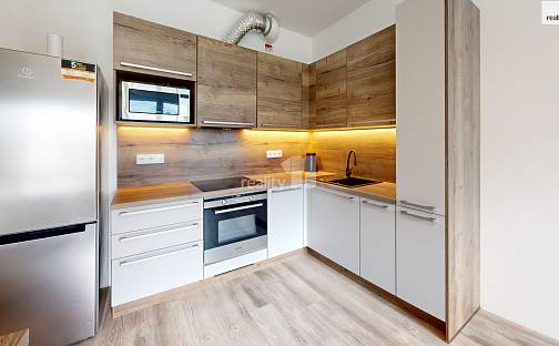 Prodej bytu 1+kk 35 m², Na Skalce, Humpolec, okres Pelhřimov