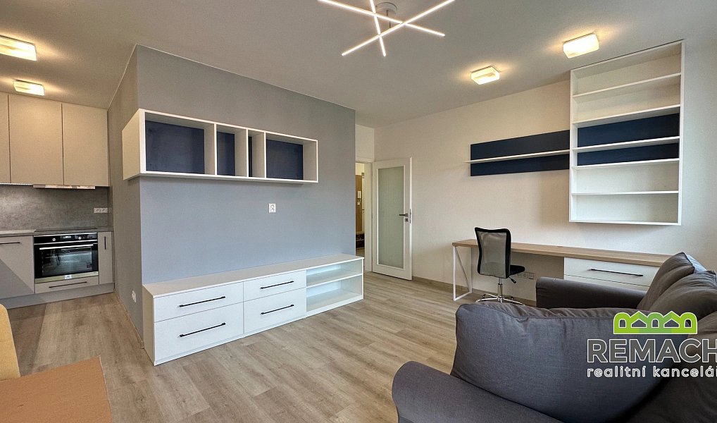 Pronájem bytu 2+kk 57 m², Uherské Hradiště – fotka 1 z 11