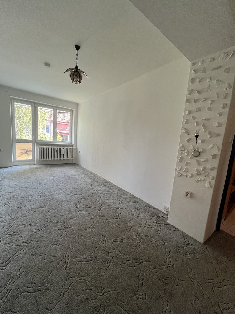 Pronájem bytu 3+1 71 m² – pohled 3