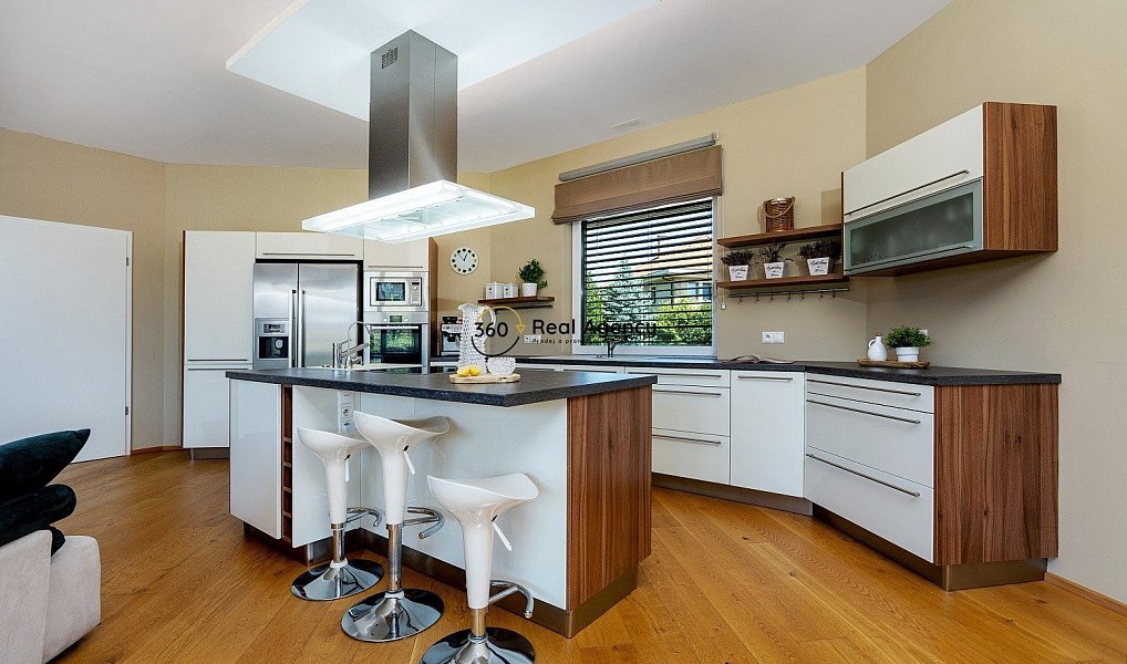 Prodej domu 214 m² s pozemkem 1 240 m², Trnová – náhled fotky 19