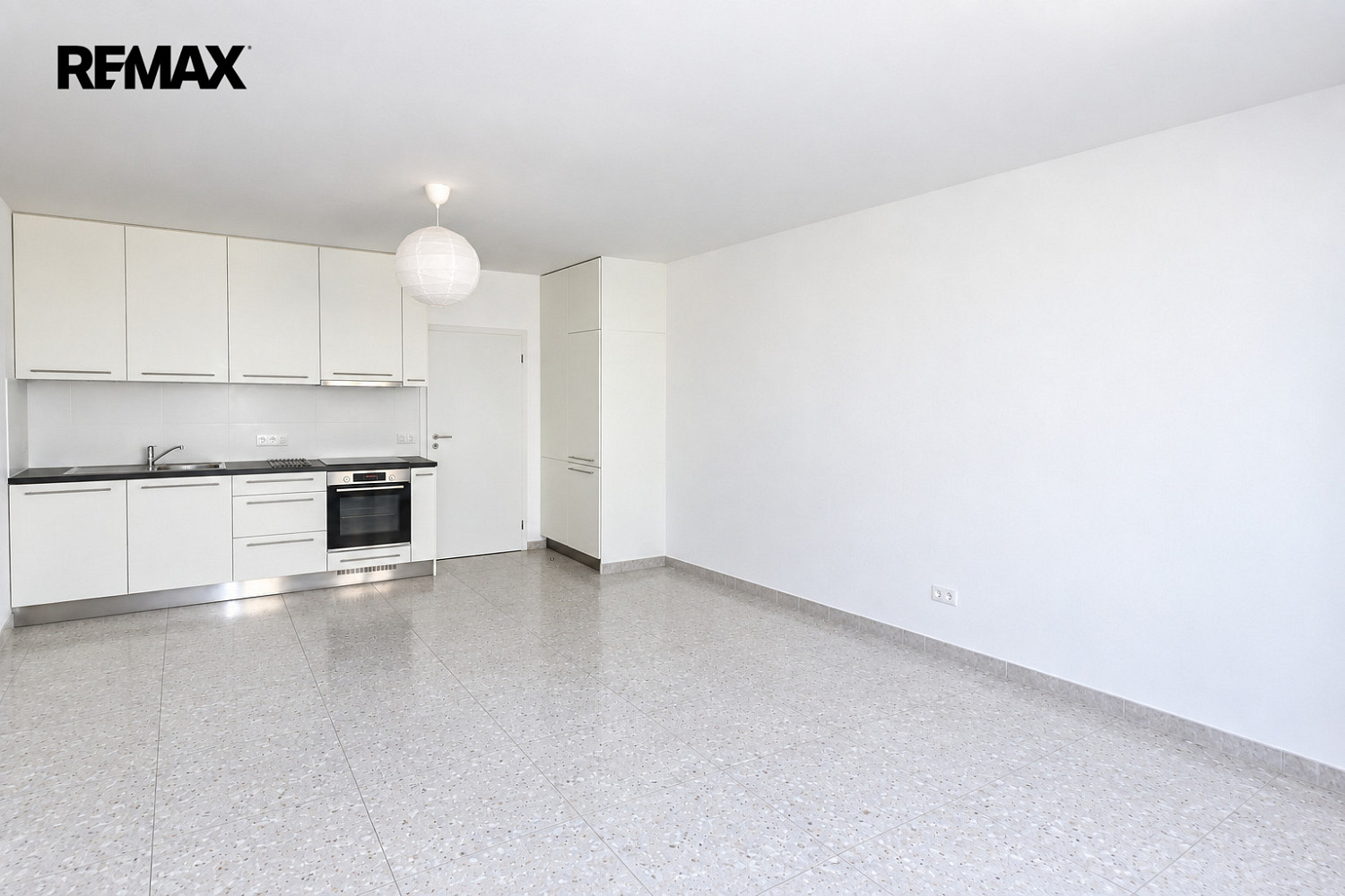 Pronájem bytu 1+kk 35 m² – fotografie 4