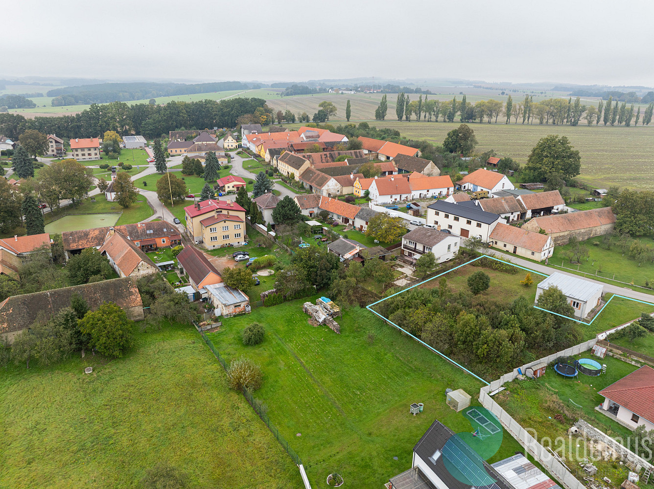 Prodej stavebního pozemku 1 303 m²