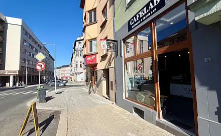 Pronájem obchodních prostor 35 m², Májová, Cheb