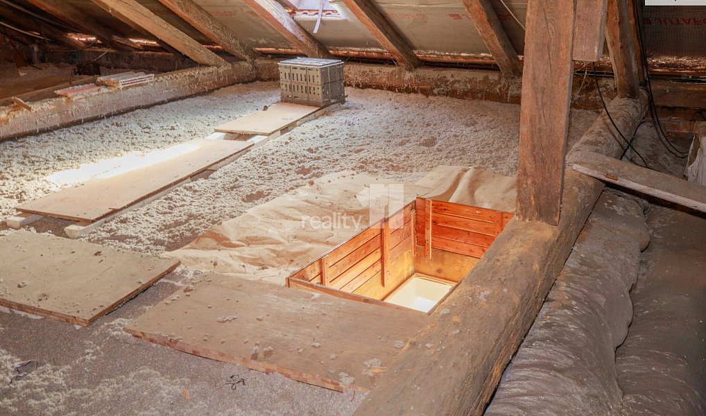 Prodej domu 220 m² s pozemkem 907 m², Žebrák – náhled fotky 33